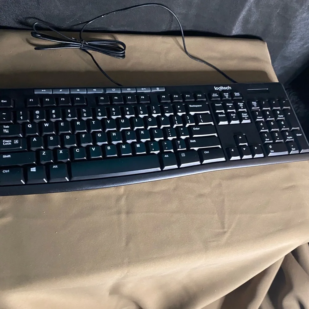 NEW! Logitech MK200 Media Keyboard and Mouse Set - Black